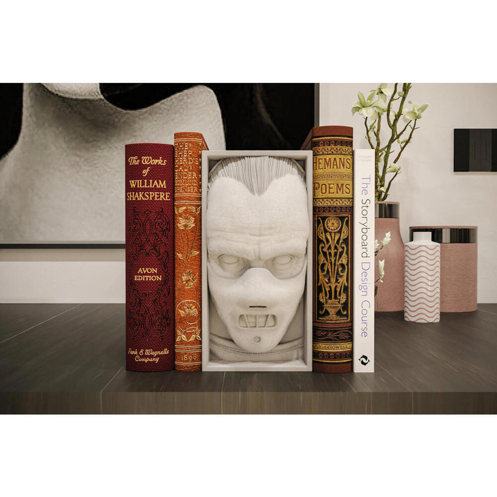 Hannibal Lecter Horror Book Nook - Cannibal Mask Bookshelf